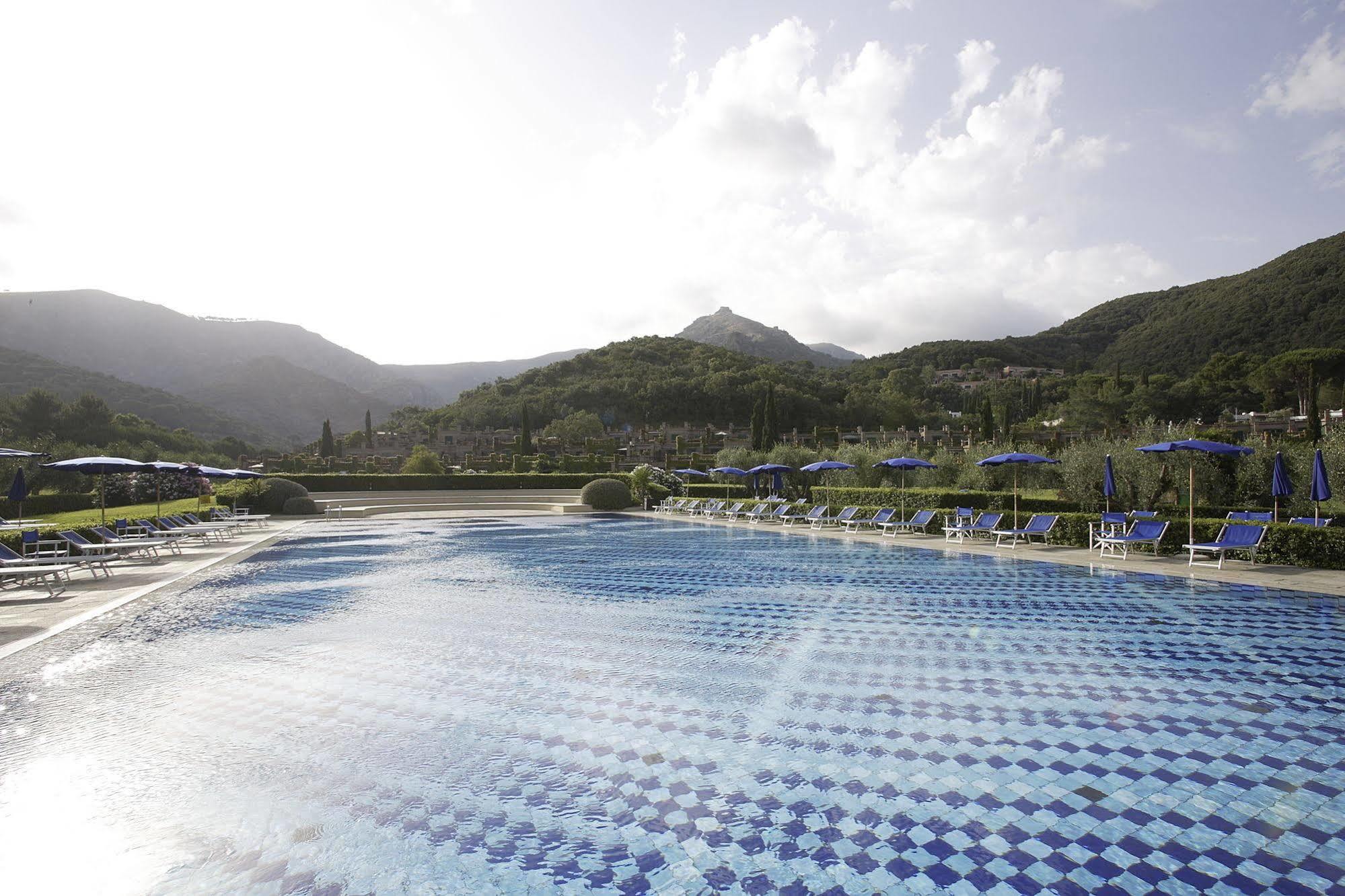 Residenza Sant'Anna Del Volterraio Hotel Portoferraio Exterior photo The swimming pool at the resort